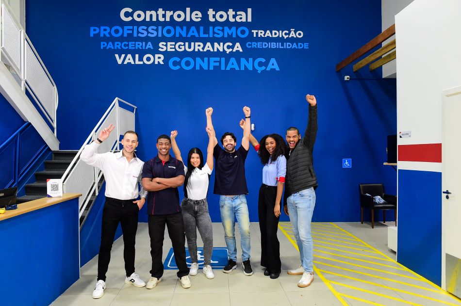 Equipe de funcionários da Super Visão.