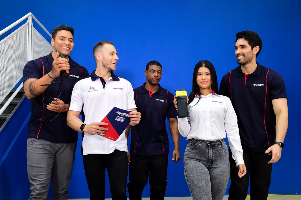 Equipe de funcionários da Super Visão.