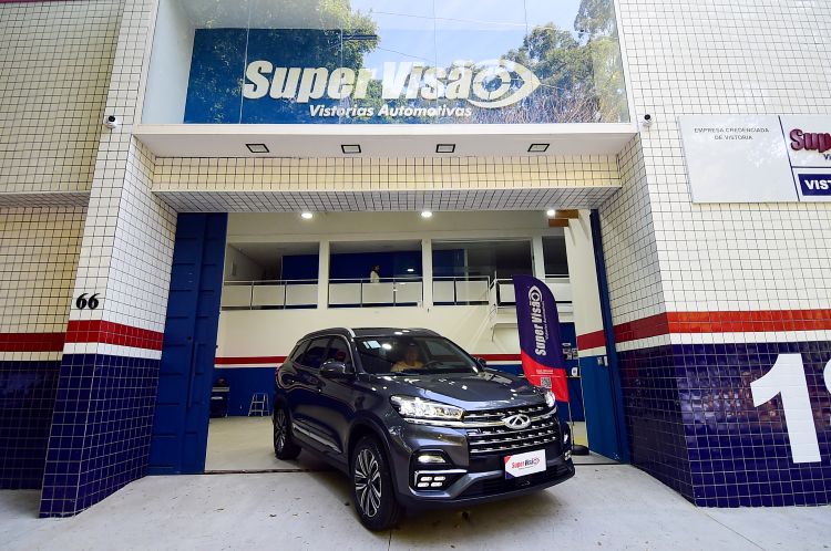 Super Visão-Empreendedorismo de franquias fachada de estabelecimento com carro na frente-Autores GS2 Marketing-Divulgação